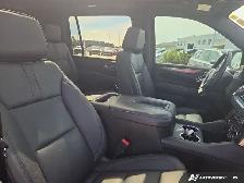 2024 Chevrolet Suburban RST 3.0L DIESEL | CLEAN CARFAX | - Photo 12