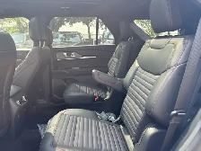 2026 Ford Explorer ST-Line - Photo 18