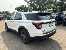 2026 Ford Explorer ST-Line - Photo 23