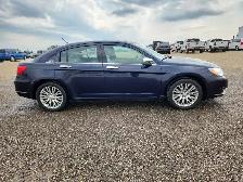 2014 Chrysler 200 - Photo 7