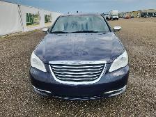 2014 Chrysler 200 - Photo 8