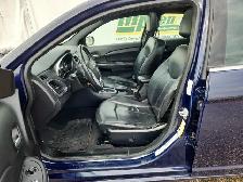 2014 Chrysler 200 - Photo 13
