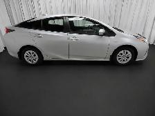 2017 Toyota Prius Hybrid - Photo 3