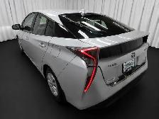 2017 Toyota Prius Hybrid - Photo 6