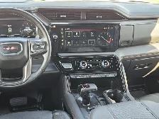 2025 GMC Sierra 1500 AT4 6.2L Htd/Cld Lthr Tech Pkg - Photo 17