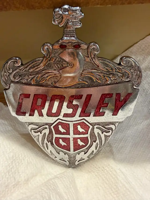 vintage 1946/ 1947 Crosley car Mint hood emblem badge
