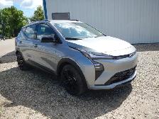2027 Chevrolet Bolt RS - Photo 7