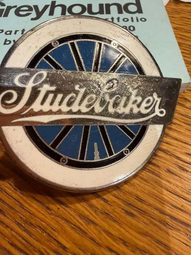 Antique Studebaker 1926 radiator badge emblem