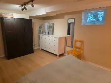 Fully Furnished 1-Bedroom Basement Apartment - Photo 2