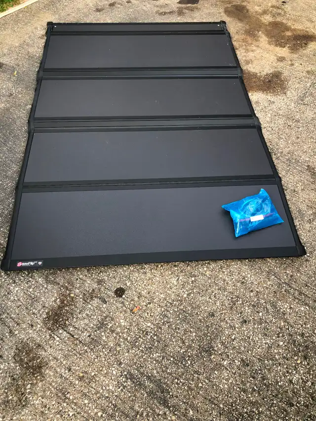 Bakflip tonneau cover