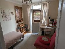 Room for woman - Montreal NDG, Villa Maria Metro $800 / all incl - Photo 8