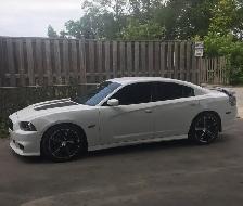 RARE Dodge Charger 6.4L Hemi SRT8 Super Bee