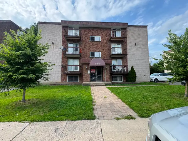 3 1/2 à louer Laval