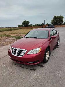 2013 Chrysler 200, fresh safety, clean title - Photo 5