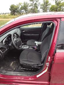 2013 Chrysler 200, fresh safety, clean title - Photo 8
