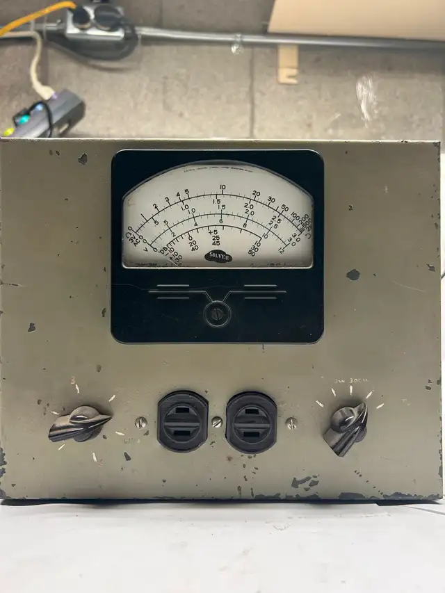 McMurdo silver model 900 'VOMAX' vaccum tube voltmeter
