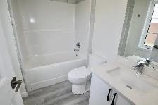 Parkdale 3 Bed 2.5 Bath Main Floor Suite For Rent Edmonton - Photo 7