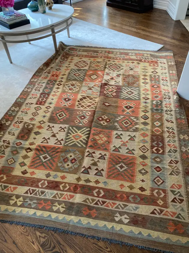 Persian Wool Kilim Area Rug- 103'x70' or 8.7ft x 5.10'