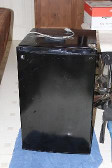 Mini Fridge - Photo 3