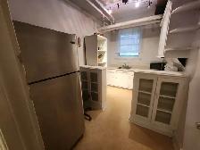 Immediately Available Furnished 3 1/2 in Côte-des-Neiges - Photo 2
