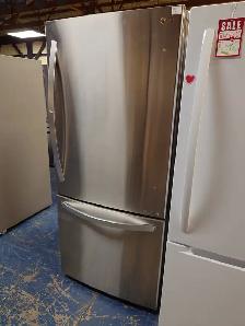 LG '30' Stainless Steel Bottom Freezer Top Fridge on Sale‼️ - Photo 3