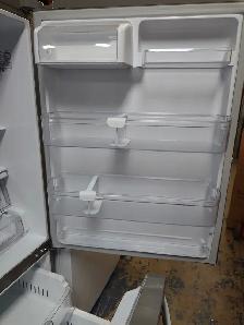 LG '30' Stainless Steel Bottom Freezer Top Fridge on Sale‼️ - Photo 5