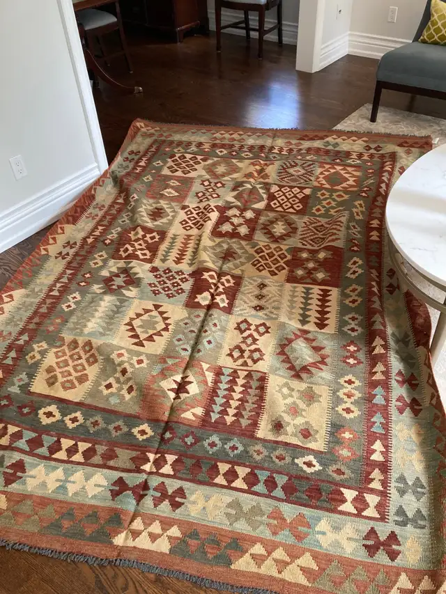 Persian Wool Kilim Area Rug -117'x82' or 9.9ft x6.10ft