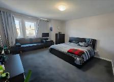 Stunning 3-Bed Duplex in SW Edmonton for Rent - Photo 5