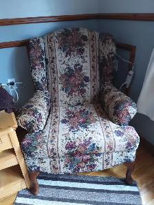 cabinet,table and chairs an a wing back chair - Photo 2