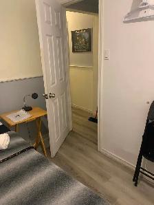 Private small room across Uottawa all inclusive - Photo 2