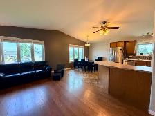 4 Bedroom Family Home | Heated Garage | Quiet Cul-de-Sac - Photo 2