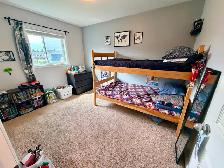 4 Bedroom Family Home | Heated Garage | Quiet Cul-de-Sac - Photo 8