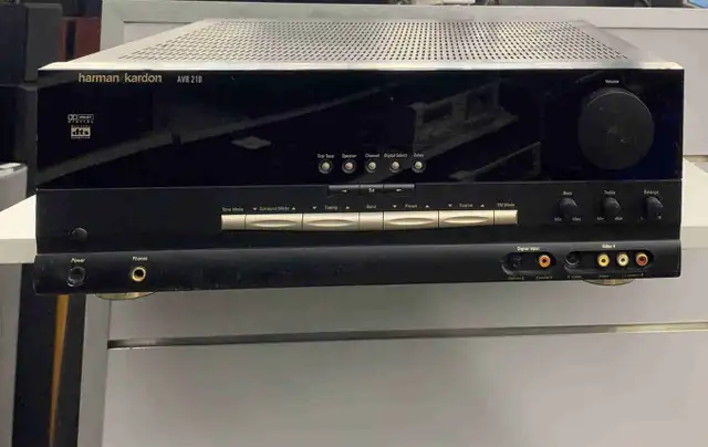 Harman Kardon AVR210 5.1  Receiver