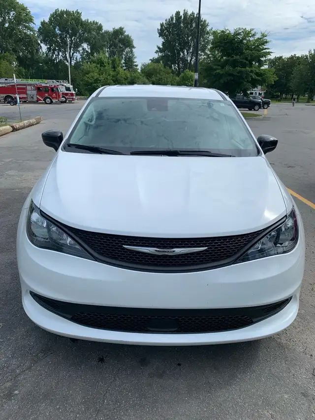 2024 Chrysler seven passenger for sale