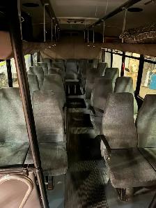 BUS JAUNE À VENDRE/ YELLOW BUS FOR SALE 1200$ - Photo 5