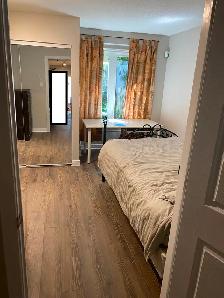2 Master bedrooms/with own bathrooms close to Algonquin college - Photo 4