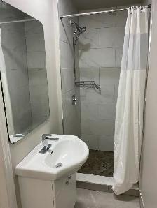2 Master bedrooms/with own bathrooms close to Algonquin college - Photo 6