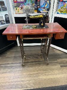Singer 15NL Sewing Machine Cast Iron Treadle