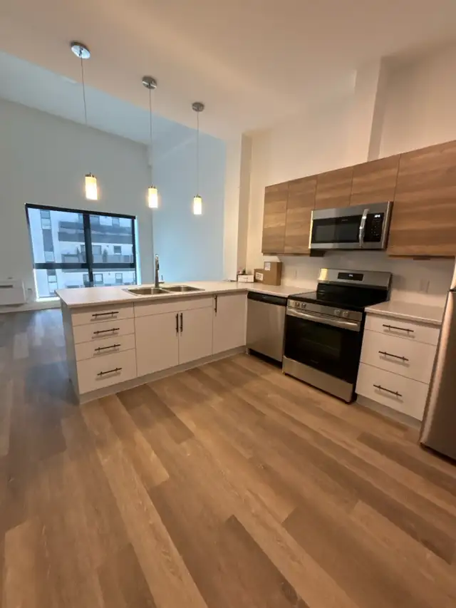 Modern 1 Bedroom in East City All Inclusive for October 1st