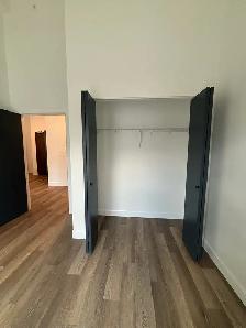 Modern 1 Bedroom in East City All Inclusive for October 1st - Photo 8