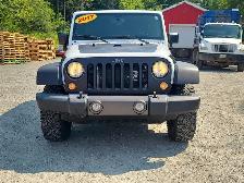 2017 Jeep Wrangler Unlimited Big Bear 4dr SUV 4WD (3.6L 6cyl 6M) - Photo 8