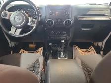 2017 Jeep Wrangler Unlimited Big Bear 4dr SUV 4WD (3.6L 6cyl 6M) - Photo 12