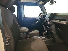 2017 Jeep Wrangler Unlimited Big Bear 4dr SUV 4WD (3.6L 6cyl 6M) - Photo 16