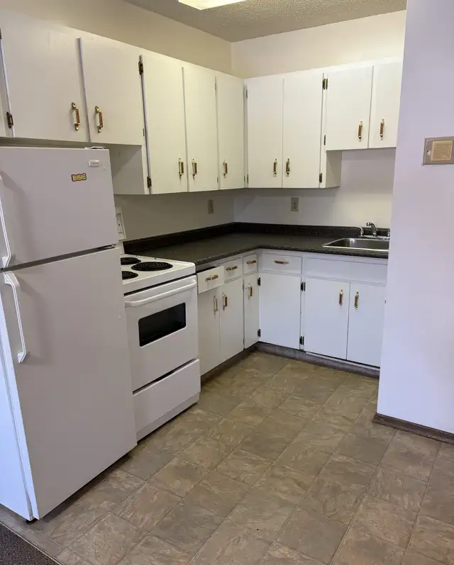 1 BEDROOM APARTMENT AVAILABLE PERFECT FOR SENIOR LIVING