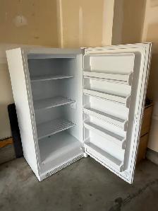 Frigidaire 17.1 Cubic Foot Upright Freezer - Photo 4