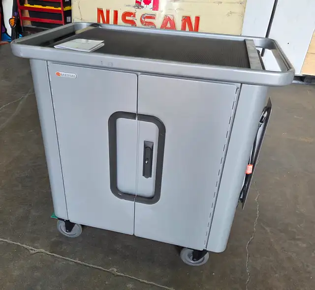 Bretford Power Sync 40  Charging Cart