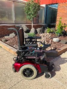Power Wheelchair - ShopRider Navigator Model P424L - Photo 2