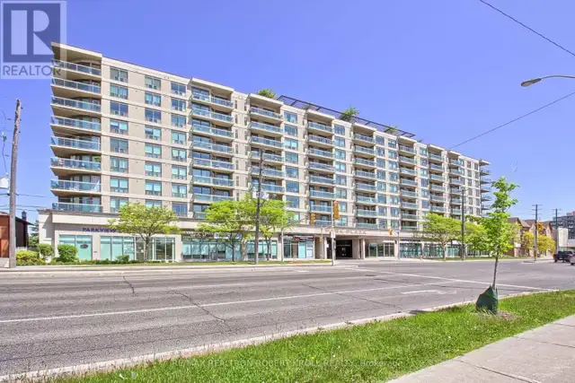 Luxurious 2 Bedroom  2 Bathroom Condo/Renovate/Sheppard W Subway