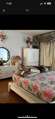 Master bedroom available for girl in sharing