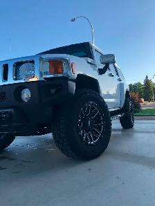2006 Hummer H3.